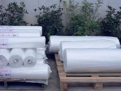 工业保湿膜、保暖地膜与防水薄膜 工地养护的忠实守护者